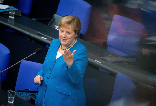 Corona: Merkel urges caution