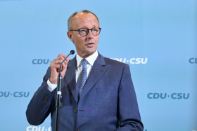 Friedrich Merz gibt ein Statement vor der Fraktionssitzung ab