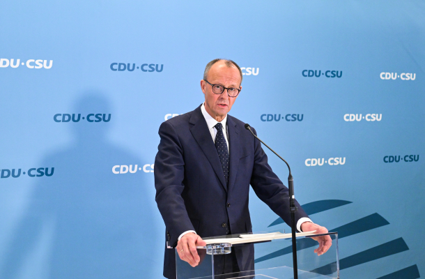 Friedrich Merz gibt ein Statement ab